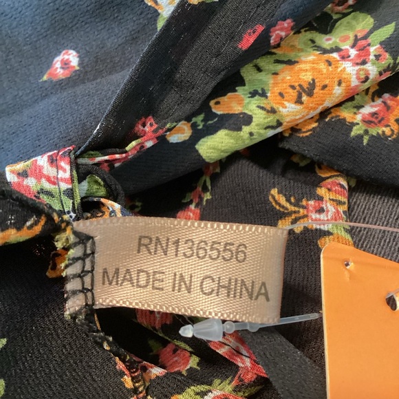 LOF Black Floral Border Draped Swim Coverup Robe Feminine Travel NWT - Picture 9 of 10